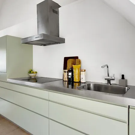 Sanders Main - Endearing Two-bedroom Duplex With A Balcony Next To Magical Nyhavn * Koppenhága