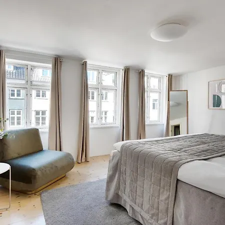 Sanders Main - Endearing Two-bedroom Duplex With A Balcony Next To Magical Nyhavn * Koppenhága