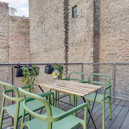 Sanders Main - Endearing Two-bedroom Duplex With A Balcony Next To Magical Nyhavn *