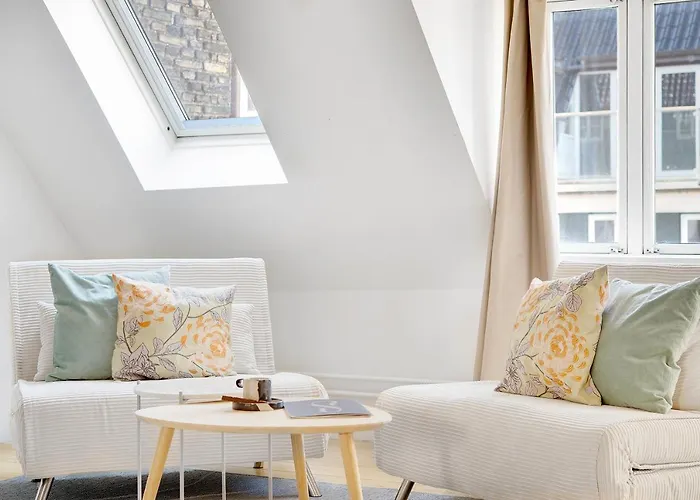 Main 2 - Cute 2-bdr In Appartement *